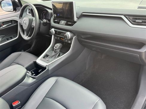 Used 2024 Toyota RAV4 XLE Premium image 23