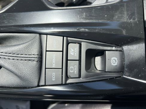 Used 2025 Toyota Camry SE w/ Convenience Package FWD image 29