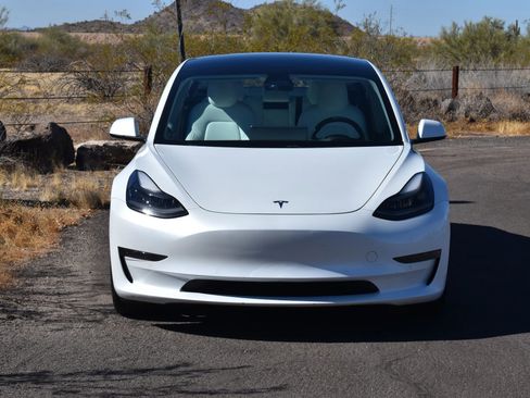 Used 2021 Tesla Model 3 Standard Range Plus image 2