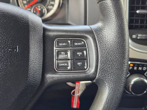 Used 2019 RAM 1500 Classic SLT RWD image 13