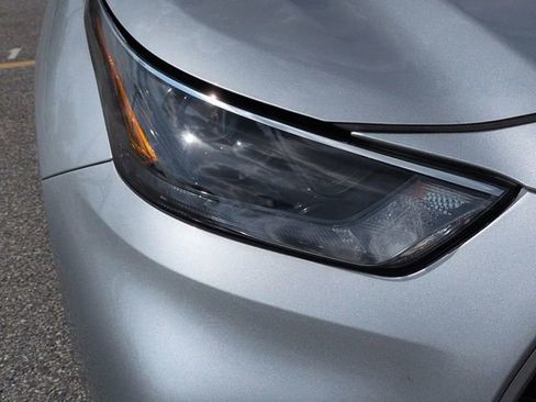 Used 2023 Toyota Highlander XLE FWD image 10