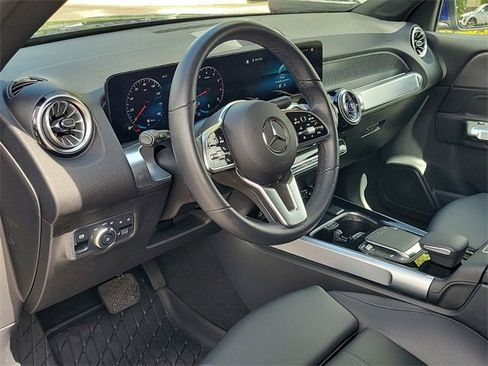Used 2023 Mercedes-Benz GLB 250 image 9