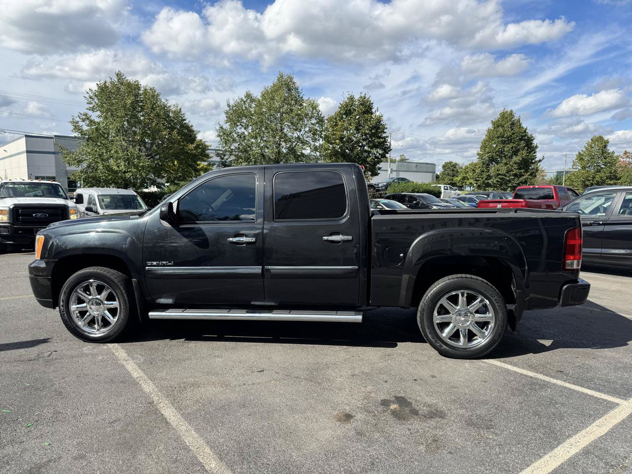 Used 2010 GMC Sierra 1500 Denali AWD/4WD image 9