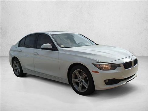 Used 2015 BMW 320i xDrive Sedan image 3