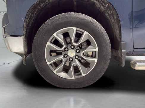 Used 2022 Chevrolet Silverado 1500 LT w/ Safety Package AWD/4WD image 28