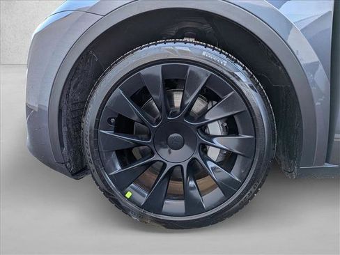Used 2023 Tesla Model Y Long Range image 23