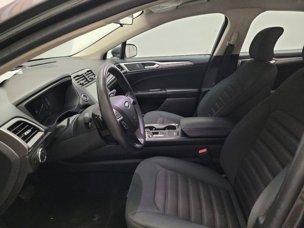 Used 2018 Ford Fusion SE w/ Fusion SE Technology Package FWD image 17