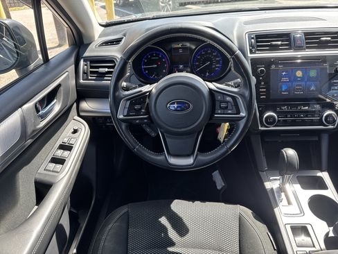 Used 2019 Subaru Outback 2.5i Premium image 11