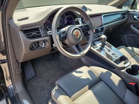 Certified 2026 Porsche Macan Turbo AWD/4WD image 4