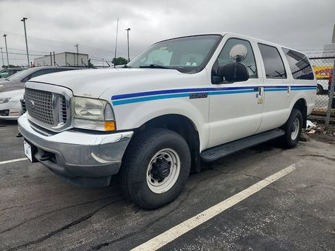 Used 2002 Ford Excursion XLT AWD/4WD image 3