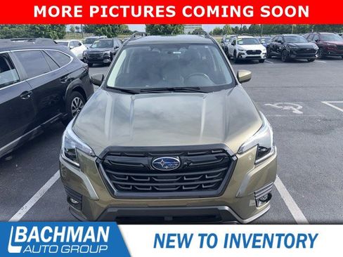Used 2024 Subaru Forester Premium AWD/4WD image 3
