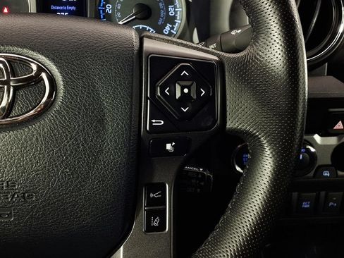 Used 2020 Toyota Tacoma TRD Off-Road w/ Advanced Technology Package AWD/4WD image 20