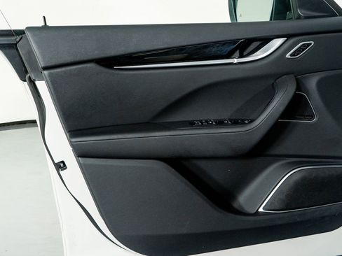 Used 2022 Maserati Levante Modena image 36