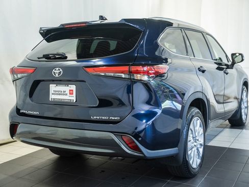 Used 2022 Toyota Highlander Limited AWD/4WD image 4