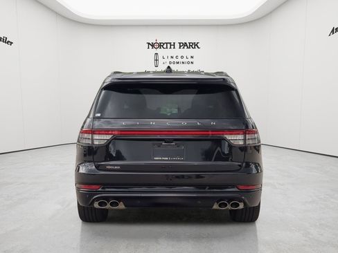 New 2026 Lincoln Aviator Reserve w/ Luxury Package RWD image 4