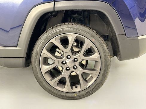 Used 2021 Jeep Compass Latitude AWD/4WD image 31