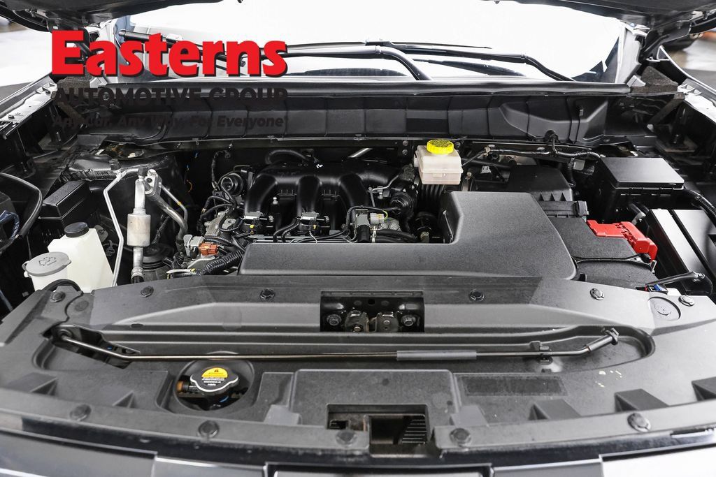 Used 2024 Nissan Pathfinder SV AWD/4WD image 7