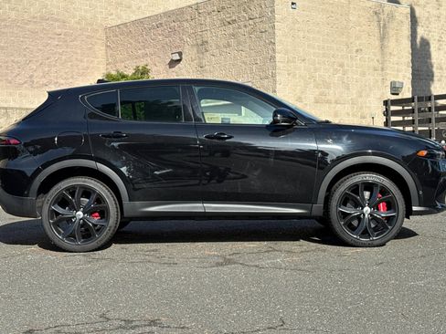 New 2024 Dodge Hornet GT image 2