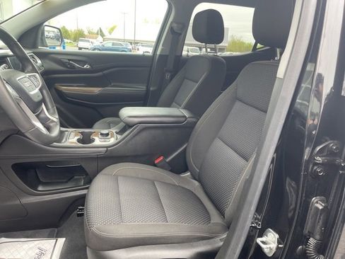 Used 2023 GMC Acadia SLE w/ Driver Convenience Package image 12