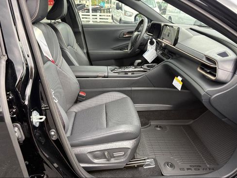 New 2026 Toyota Crown XLE image 6