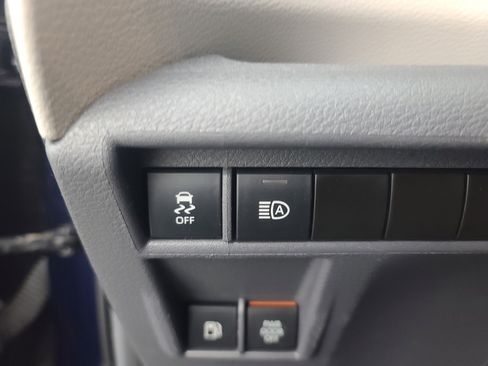 Used 2024 Toyota Sienna XLE image 27