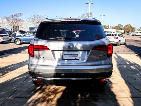 Used 2018 Honda Pilot Touring image 10