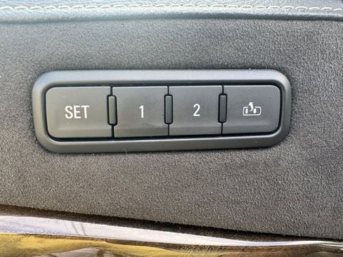 Used 2018 Cadillac Escalade Luxury w/ LPO, Radiant Package image 20