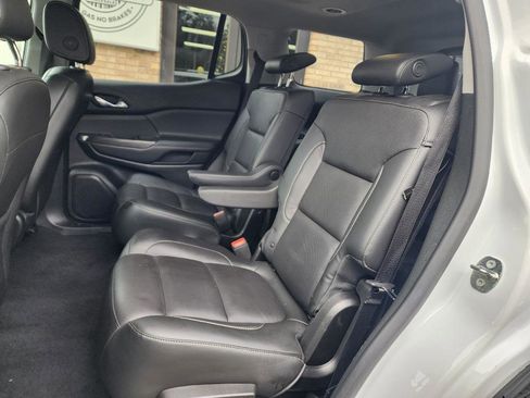 Used 2017 GMC Acadia SLT image 11