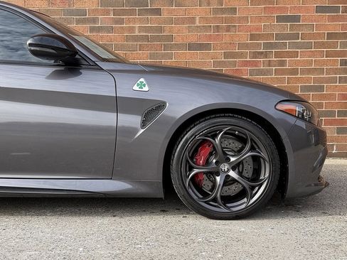 Used 2024 Alfa Romeo Giulia Quadrifoglio image 11