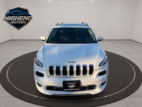 Used 2017 Jeep Cherokee Overland w/ Heavy Duty Protection Group image 11