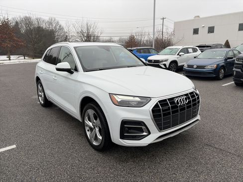 Used 2021 Audi Q5 Premium Plus w/ Premium Plus Package image 3