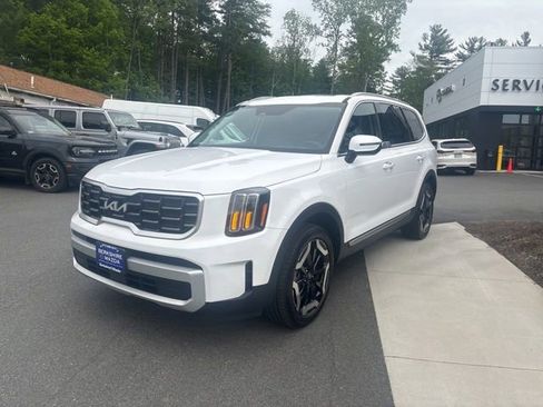 Used 2024 Kia Telluride S w/ S Sunroof Package AWD/4WD image 11