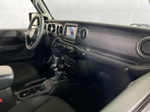 Used 2023 Jeep Gladiator Sport AWD/4WD image 27