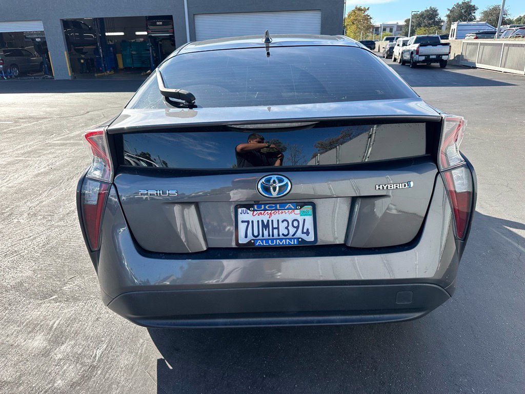 Used 2016 Toyota Prius Four FWD image 3