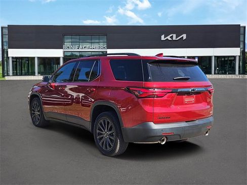 Used 2023 Chevrolet Traverse RS image 3