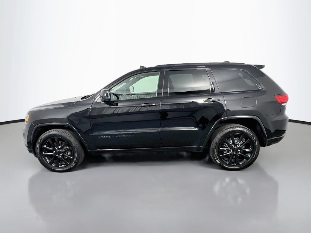 Used 2018 Jeep Grand Cherokee Altitude AWD/4WD image 4