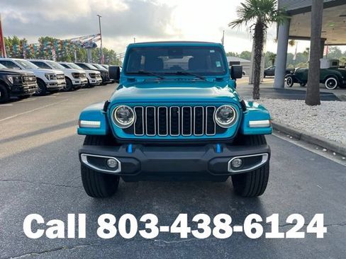 Used 2024 Jeep Wrangler Unlimited Sahara w/ Technology Group AWD/4WD image 40