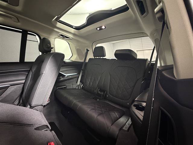 Used 2025 BMW X7 xDrive40i w/ Premium Package AWD/4WD image 12