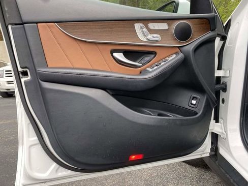 Used 2020 Mercedes-Benz GLC 300 GLC 300 image 18