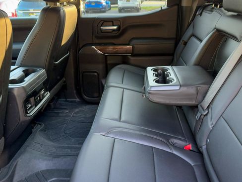 Used 2019 Chevrolet Silverado 1500 LT Trail Boss AWD/4WD image 17