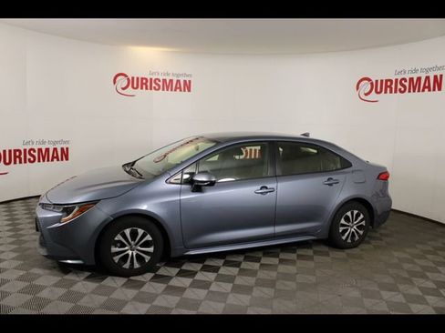 Used 2022 Toyota Corolla LE FWD image 3