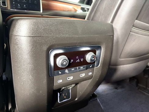 Used 2024 GMC Yukon XL Denali Ultimate AWD/4WD image 37