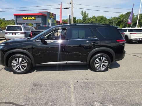 Used 2026 Nissan Pathfinder SL AWD/4WD image 9