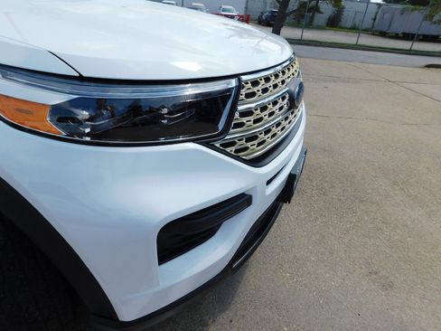 Used 2020 Ford Explorer XLT AWD/4WD image 16