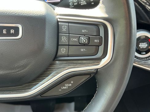 Used 2022 Jeep Wagoneer Series II RWD image 29