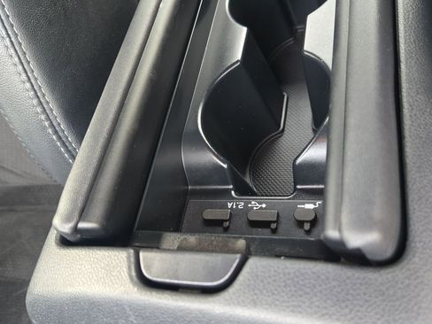 Used 2024 Toyota GR86 Premium image 25