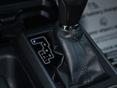 Used 2021 Toyota Tacoma TRD Off-Road w/ Technology Package image 14