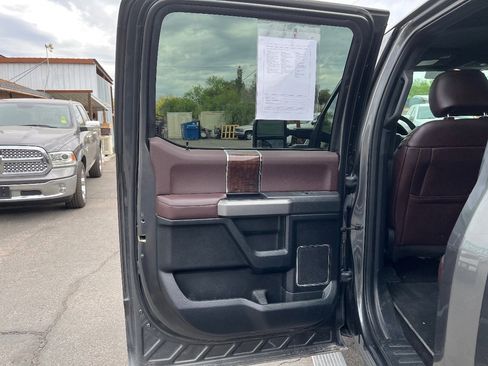 Used 2016 Ford F150 Platinum w/ Equipment Group 701A Luxury image 14