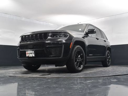 New 2026 Jeep Grand Cherokee Altitude AWD/4WD image 48
