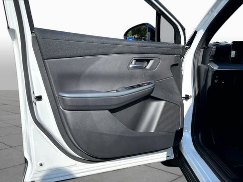 New 2026 Nissan Leaf SV+ w/ Floor Mat Package (SV+) FWD image 10